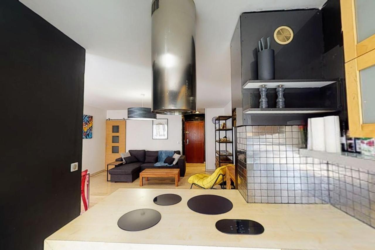 Le Jean-Jacques Rousseau - 2 Rooms By The Canal In The Heart Of آنسي المظهر الخارجي الصورة
