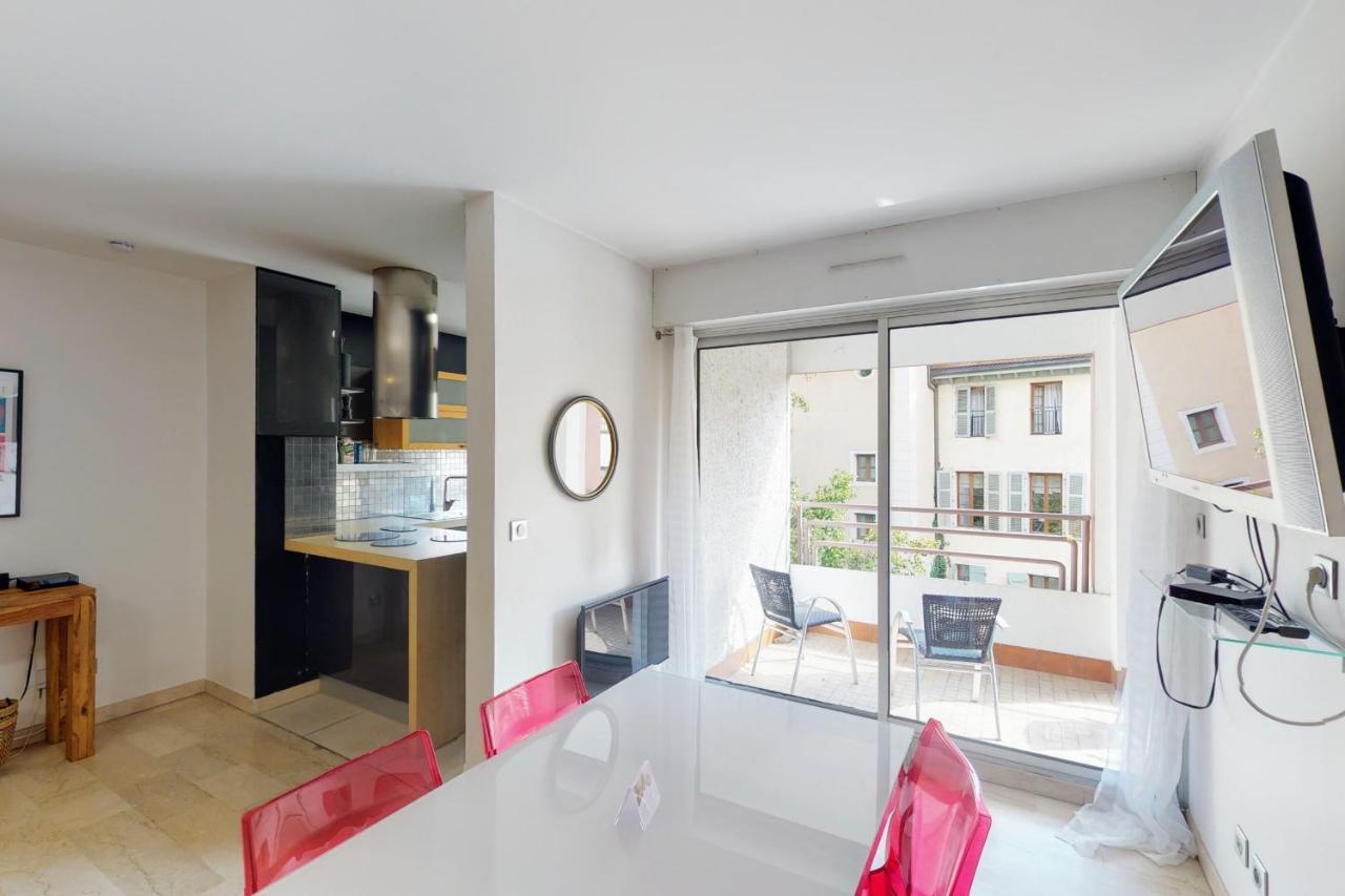 Le Jean-Jacques Rousseau - 2 Rooms By The Canal In The Heart Of آنسي المظهر الخارجي الصورة